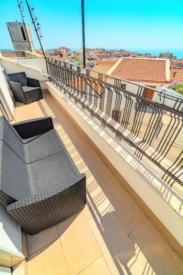 Rooms Gli Arcangeli 2 - Affitti Brevi Italia 圣安吉罗山 外观 照片